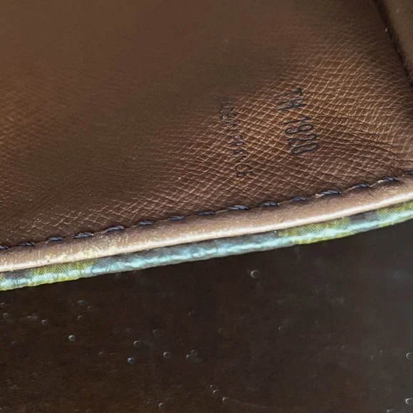 LOUIS VUITTON Saint Cloud GM Shoulder
Bag Monogram Leather Brown - Picture 7 of 17